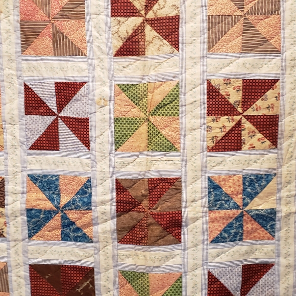1800s Quilt multiple patterned fabric - Picture 12 of 16